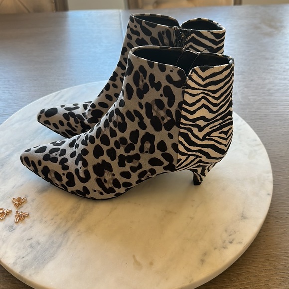 Kenneth Cole Reaction Mix Animal Print Kick Bit Booties - Picture 4 of 10
